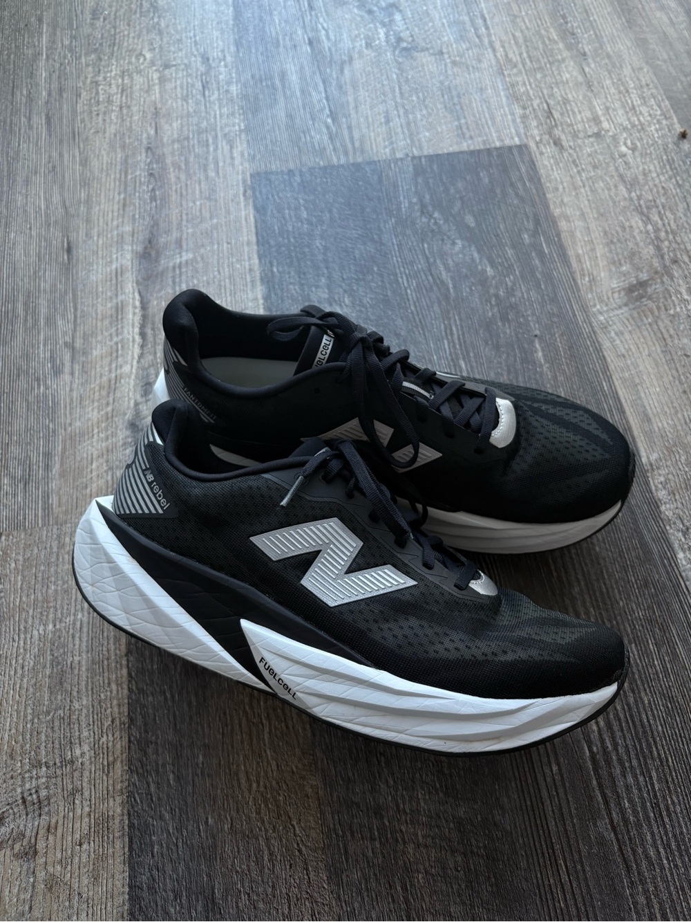 New balance fuel cell rebel v5 black white mens 11